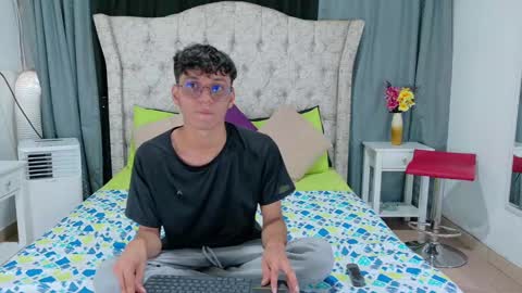 Andres online show from December 2, 7:00 pm