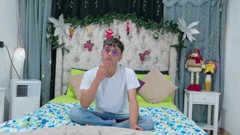 Andres online show from December 18, 6:57 pm