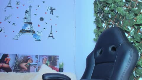 Snapshot of _angelnaugthy_ chatting on February 16, 3:15 am ANGEL online show from February 16, 3:15 am