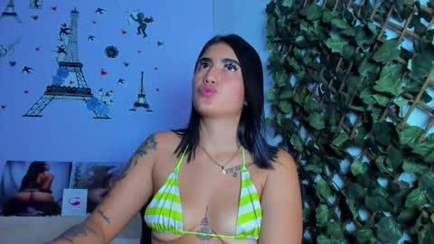 Snapshot of _angelnaugthy_ chatting on December 27, 9:28 am ANGEL online show from December 27, 9:28 am