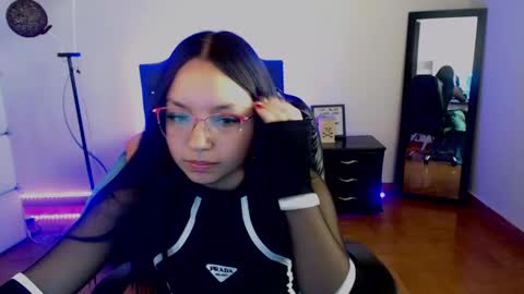 Anne online show from December 7, 3:25 pm