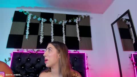 Annie Andrick online show from May 29, 11:19 am
