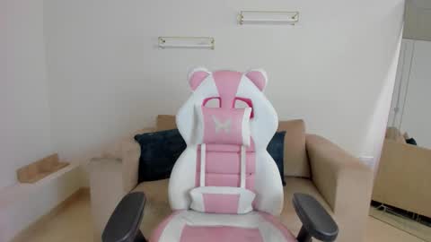    online show from November 26, 12:46 pm