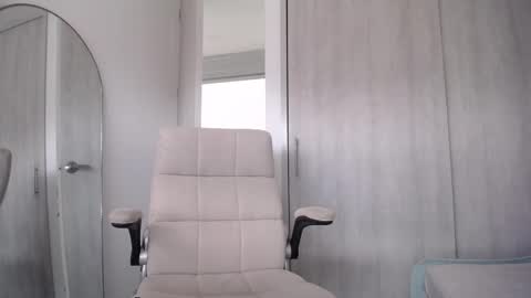 Snapshot of _arianalzate_ chatting on March 12, 5:28 pm 60 online show from March 12, 5:28 pm