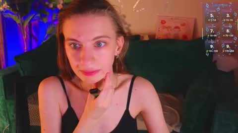 _ash_leyy_ online show from October 12, 6:28 am