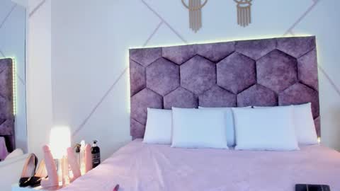 _aurora_collins_ online show from October 31, 1:00 pm