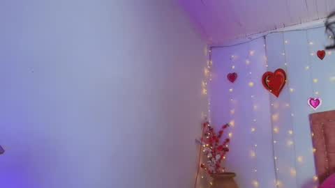 Aurora online show from February 19, 7:59 pm