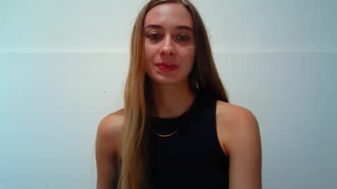 _aurora_sweet online show from September 12, 9:00 am