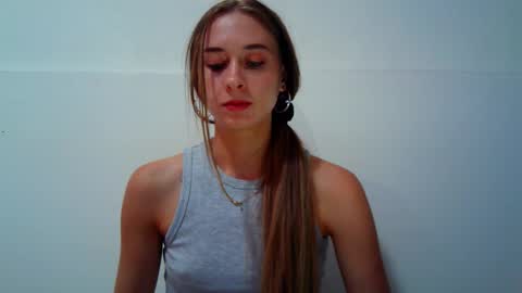 _aurora_sweet online show from September 19, 1:04 pm