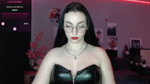 Tiffany online show from March 12, 7:02 am