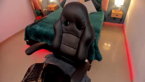 Sofia online show from February 12, 1:15 pm