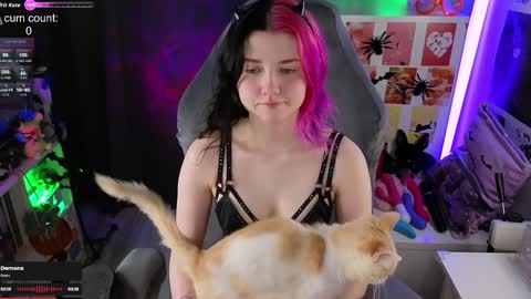 Alice .. online show from October 22, 9:27 pm