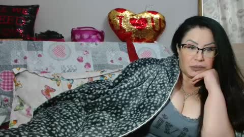KHALEESI online show from December 4, 1:08 am