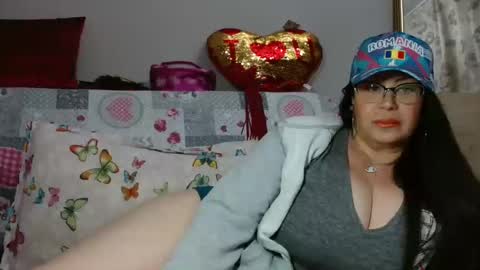 KHALEESI online show from December 8, 2:35 am