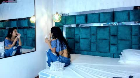 _bonnyandclyde online show from March 24, 1:06 pm