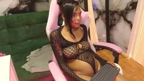 Caroline online show from January 7, 5:29 pm