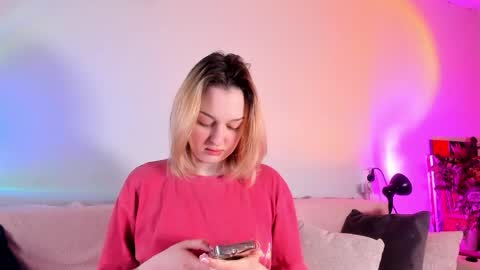 Christina Chris online show from April 19, 7:53 am