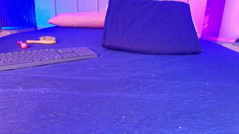 Dione online show from March 30, 7:14 pm