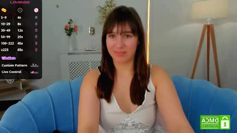 Snapshot of _eliizabeth__ chatting on February 21, 1:11 am Lizzy online show from February 21, 1:11 am