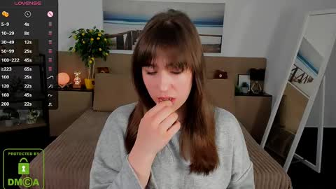 Snapshot of _eliizabeth__ chatting on March 9, 3:11 am Lizzy online show from March 9, 3:11 am
