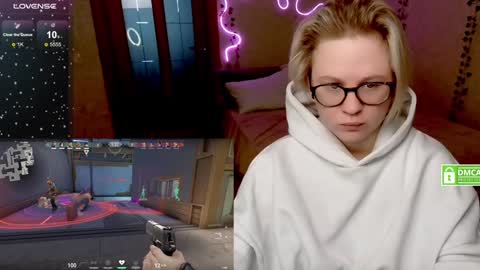 chloue and Gretta online show from February 2, 11:00 pm