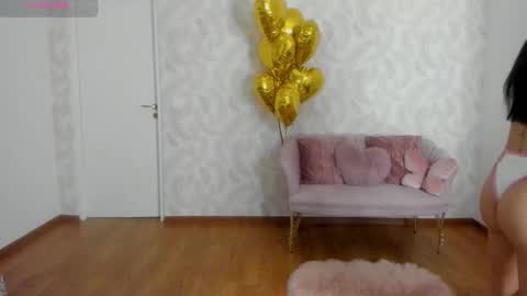 Elysa online show from December 3, 5:52 am