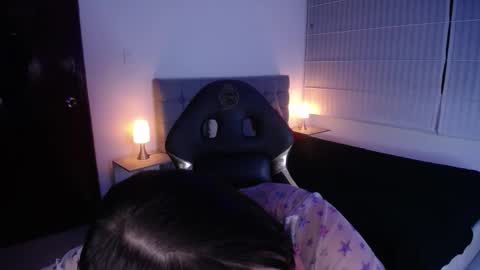 _emaa_ online show from November 3, 1:01 pm