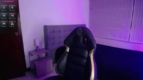 _emaa_ online show from December 2, 2:54 am