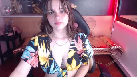 _emaa_ online show from October 23, 3:46 pm