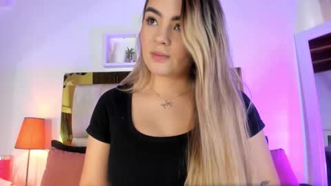 Isabella online show from November 22, 1:20 pm