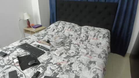 Snapshot of _emma_loyd_ chatting on December 30, 9:40 pm Emma online show from December 30, 9:40 pm