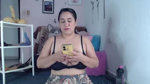 Emily Valencia online show from June 11, 12:32 am