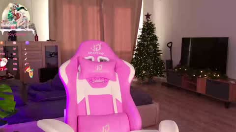 Mia  online show from December 15, 6:29 am