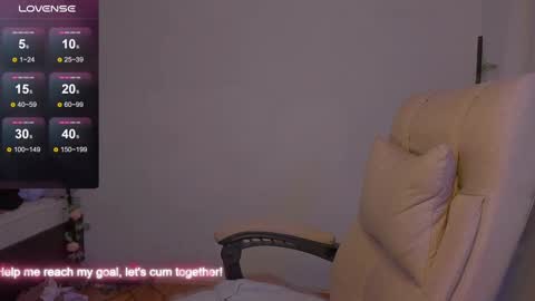 Snapshot of _eva_pleasure_ chatting on December 6, 6:53 am Eva online show from December 6, 6:53 am
