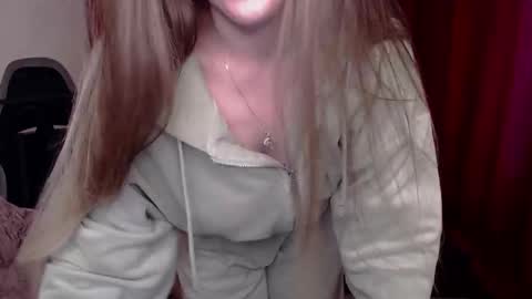 Evie online show from September 12, 8:38 am
