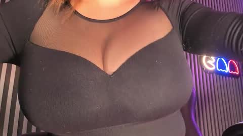 bigboobs evelyn online show from January 26, 3:27 am