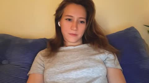 Snapshot of _feli_ chatting on February 14, 3:22 am all my social online show from February 14, 3:22 am