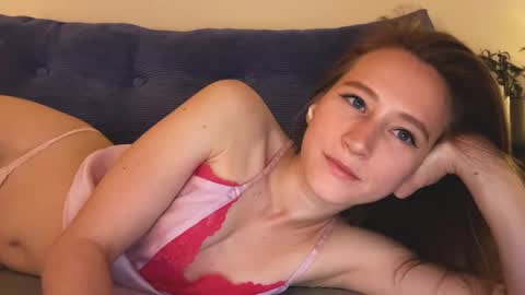 Snapshot of _feli_ chatting on February 21, 2:28 am all my social online show from February 21, 2:28 am