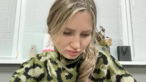  Flora  online show from November 13, 4:31 pm