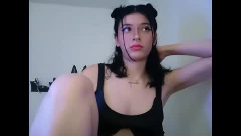 Snapshot of _genesid_dixton chatting on February 27, 7:47 pm Mia-foster online show from February 27, 7:47 pm