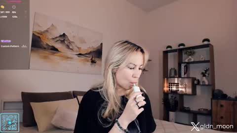 Rina online show from December 4, 8:08 pm