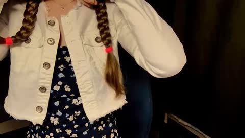 _goldilocks__ online show from October 6, 6:04 pm