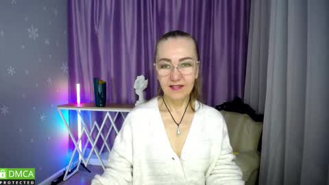 _greybunny_ online show from September 23, 10:42 am