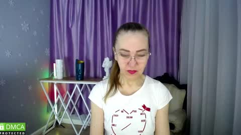 _greybunny_ online show from February 11, 8:15 am
