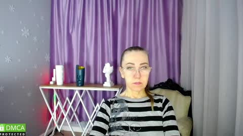 _greybunny_ online show from February 24, 3:44 am
