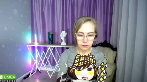 _greybunny_ online show from October 29, 8:49 am