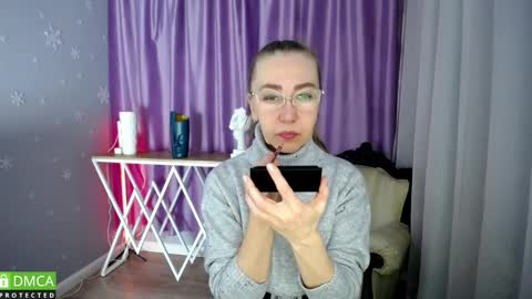 _greybunny_ online show from January 17, 7:41 am