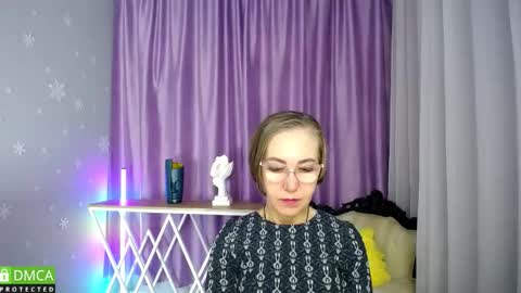 _greybunny_ online show from October 5, 7:28 am