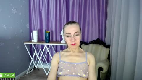 _greybunny_ online show from February 19, 11:38 am