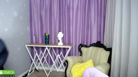 _greybunny_ online show from September 20, 10:18 am